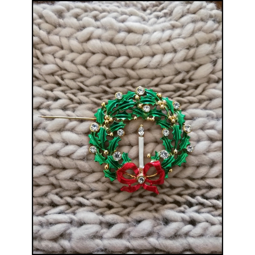 Christmas Wreath Brooch